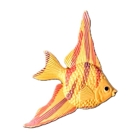 VINTAGE Large Acrylic Yellow Tropical ANGEL FISH Fashion Pin/Brooch ~ 4” X 2.5” - Picture 1 of 6